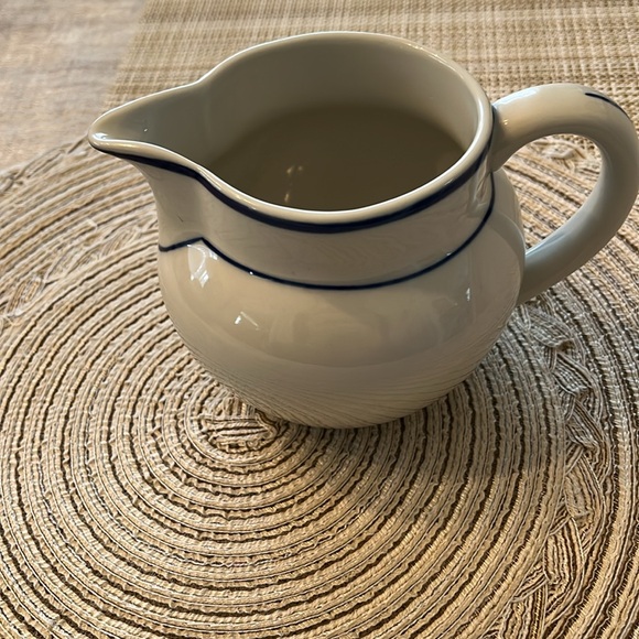 Vintage Viana Do Castelo Portugal Ceramic Pitcher Milk White Blue 5.25" in EUC - Picture 2 of 4